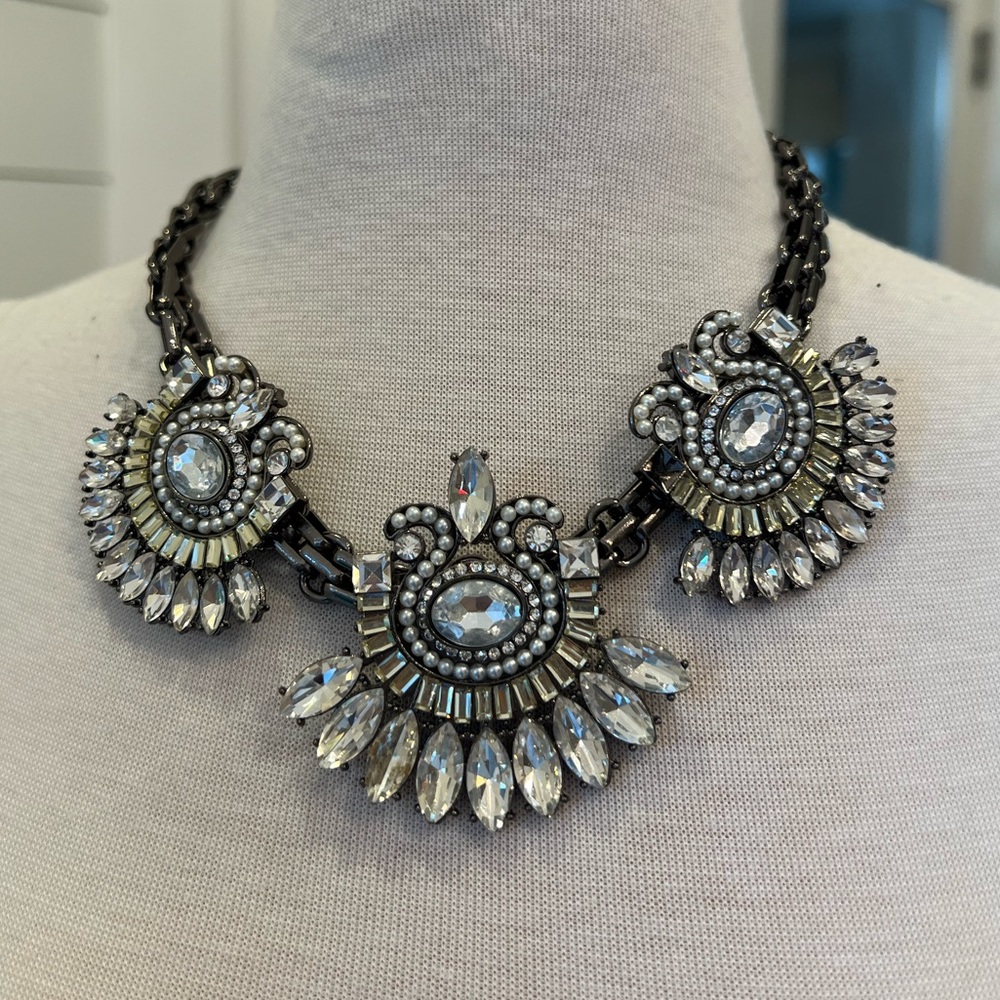 Jeweled necklace missing one stone